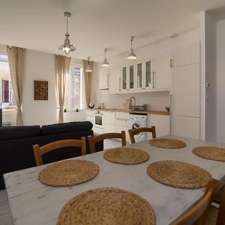 St Simon Blaye-et-Sainte-Luce